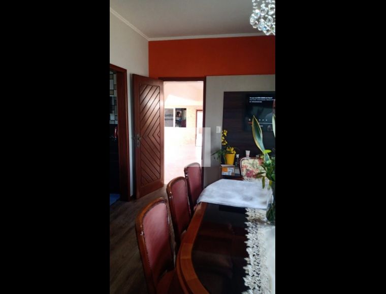Casa no Bairro Estreito em Florianópolis com 4 Dormitórios (2 suítes) e 320 m² - 4990