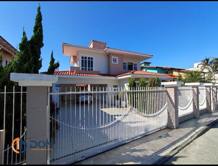 Casa no Bairro Ingleses em Florianópolis com 4 Dormitórios (1 suíte) e 200 m² - CA0634