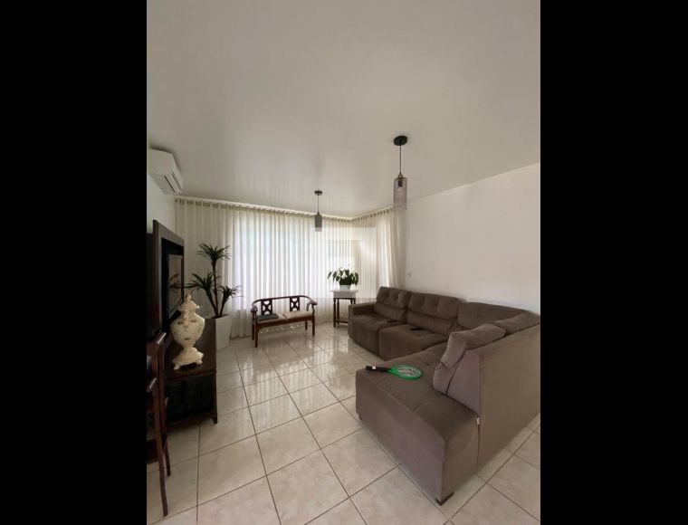 Casa no Bairro Ingleses em Florianópolis com 3 Dormitórios (1 suíte) e 250 m² - 4315