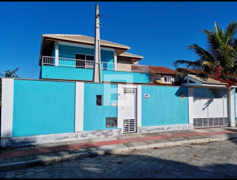 Casa no Bairro Ingleses em Florianópolis com 3 Dormitórios (1 suíte) e 200 m² - 16317