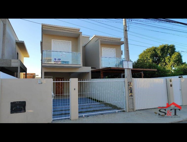 Casa no Bairro Ingleses em Florianópolis com 3 Dormitórios (1 suíte) e 122 m² - SO0236