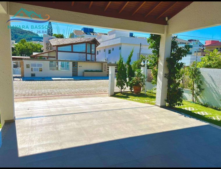 Casa no Bairro Ingleses em Florianópolis com 3 Dormitórios (2 suítes) e 251 m² - CA0934
