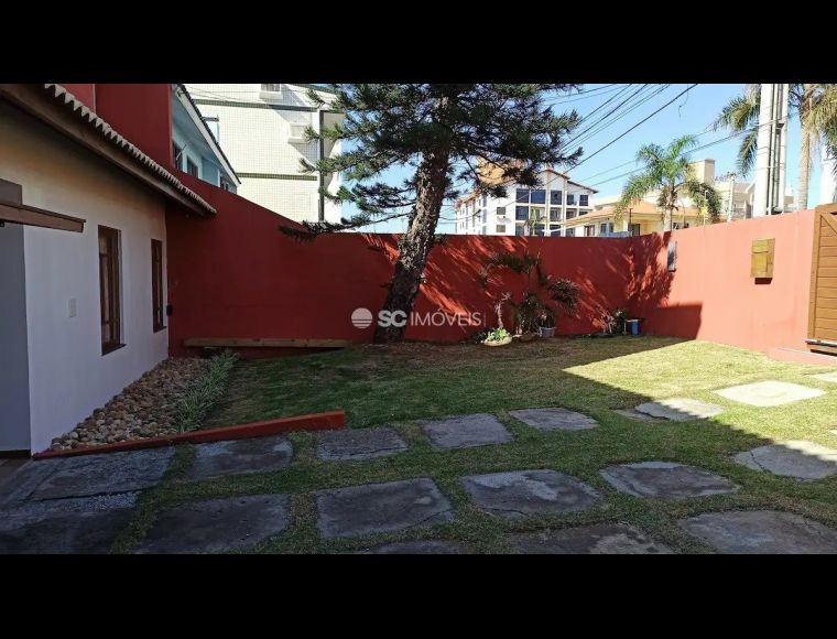 Casa no Bairro Ingleses em Florianópolis com 4 Dormitórios (1 suíte) - 17068