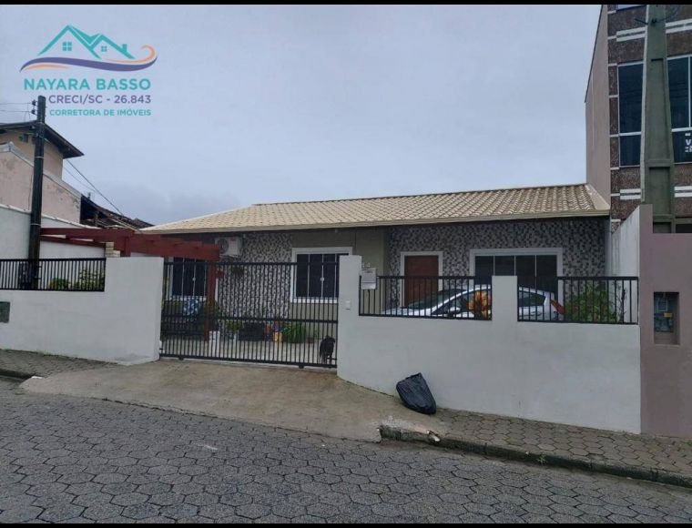 Casa no Bairro Ingleses em Florianópolis com 3 Dormitórios (1 suíte) e 100 m² - CA0974