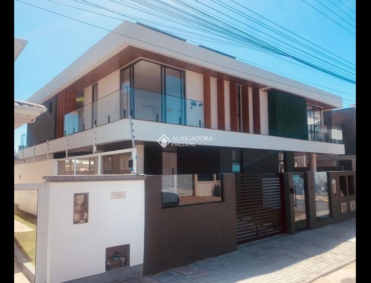 Casa no Bairro Ingleses em Florianópolis com 4 Dormitórios (3 suítes) - 416066