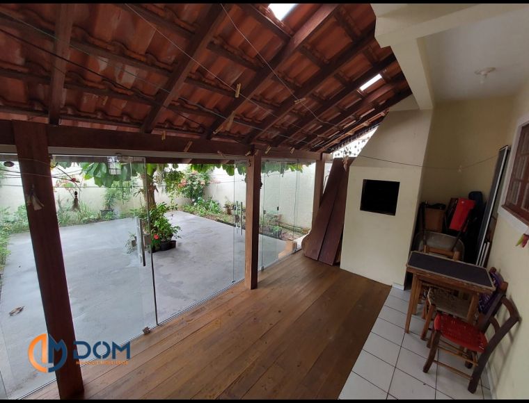Casa no Bairro Ingleses em Florianópolis com 3 Dormitórios (1 suíte) e 105 m² - 1224