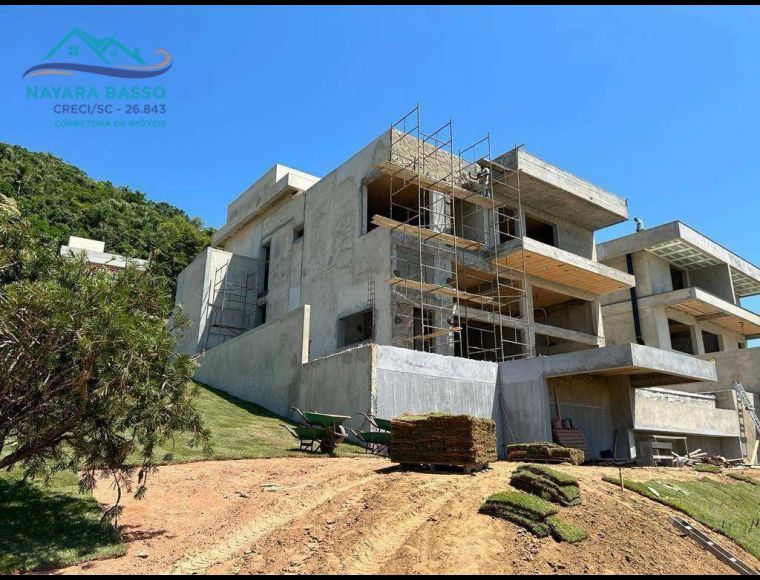 Casa no Bairro Ingleses em Florianópolis com 4 Dormitórios (4 suítes) e 500 m² - CA1057