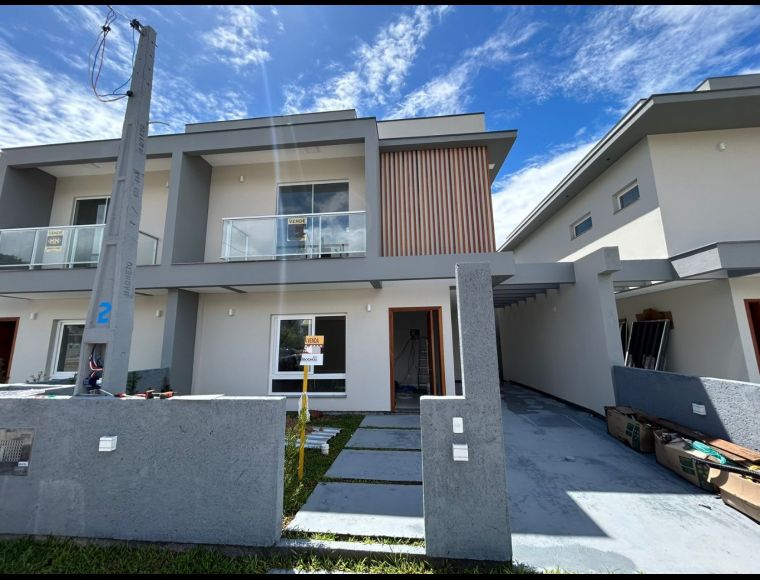 Casa no Bairro Ingleses em Florianópolis com 3 Dormitórios (1 suíte) - 466918