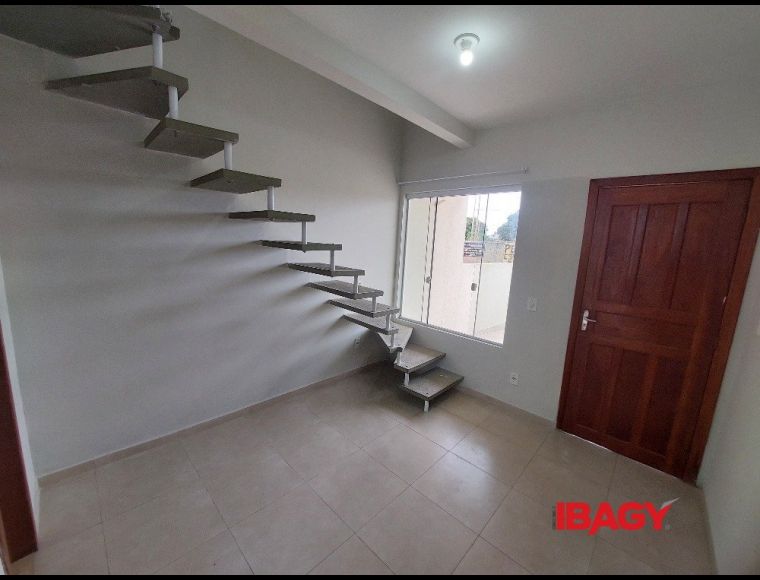 Casa no Bairro Ingleses em Florianópolis com 2 Dormitórios e 59 m² - 123325