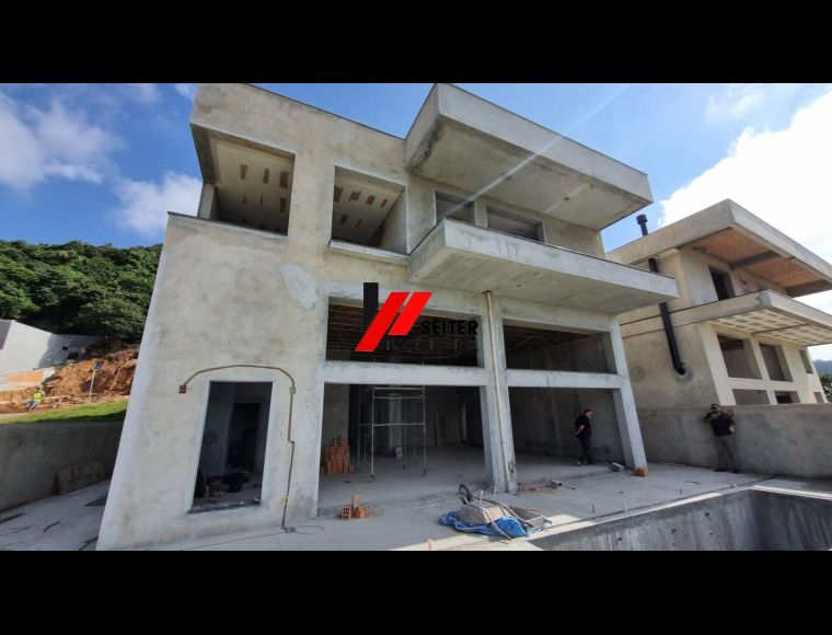 Casa no Bairro Ingleses em Florianópolis com 4 Dormitórios (4 suítes) e 580 m² - CA00477V