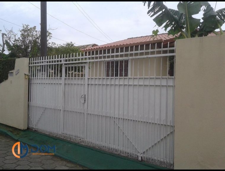 Casa no Bairro Ingleses em Florianópolis com 3 Dormitórios (1 suíte) e 90 m² - CA0105