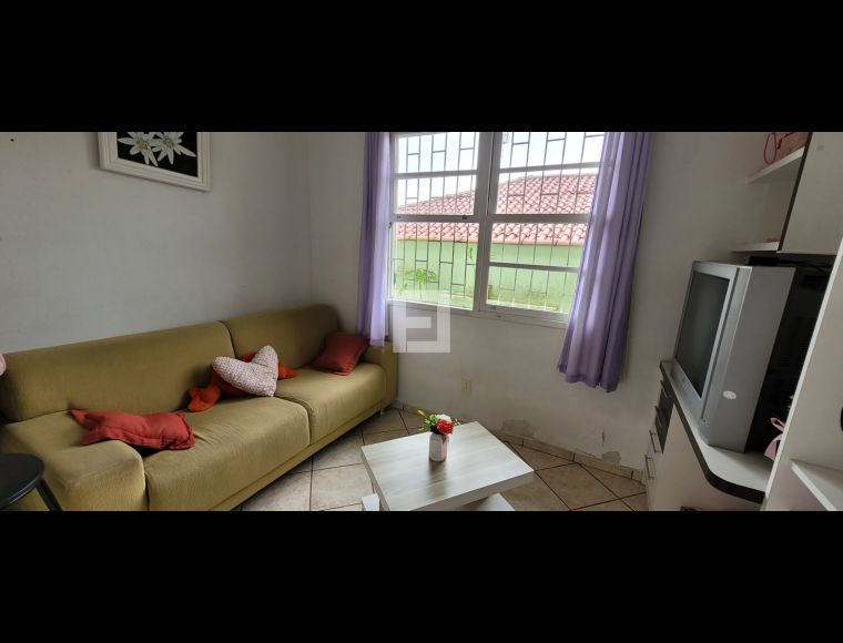 Casa no Bairro Jardim Atlântico em Florianópolis com 3 Dormitórios (1 suíte) e 250 m² - 16814