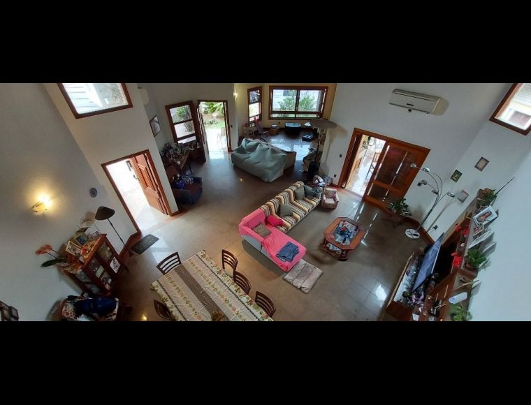 Casa no Bairro Jurerê em Florianópolis com 7 Dormitórios (5 suítes) - CA0258