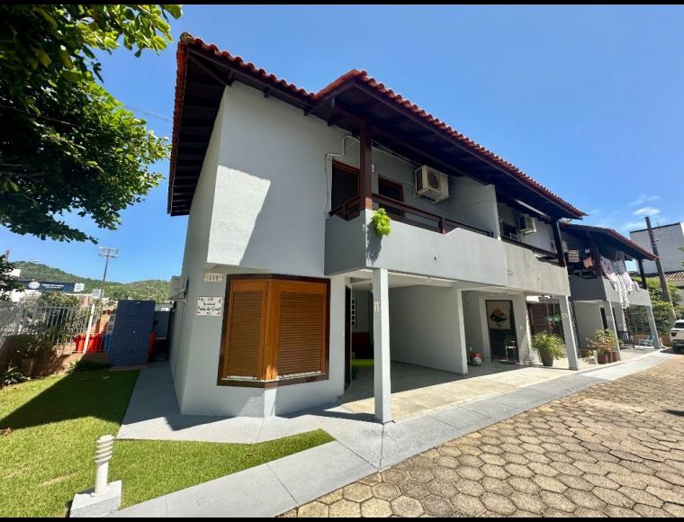 Casa no Bairro Jurerê em Florianópolis com 3 Dormitórios (1 suíte) e 97 m² - CA0294