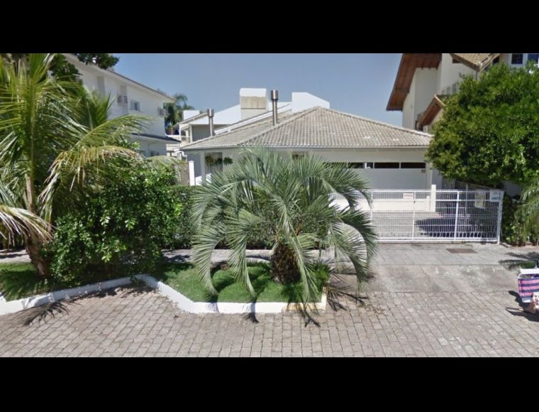 Casa no Bairro Jurerê Internacional em Florianópolis com 4 Dormitórios (4 suítes) e 303 m² - 1032
