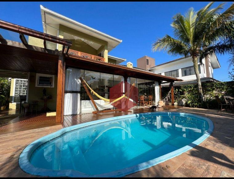 Casa no Bairro Jurerê Internacional em Florianópolis com 3 Dormitórios (3 suítes) e 320 m² - CA0675