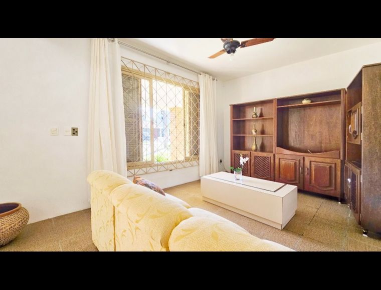 Casa no Bairro Jurerê Internacional em Florianópolis com 4 Dormitórios e 232 m² - CA0260