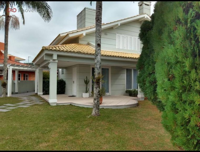 Casa no Bairro Jurerê Internacional em Florianópolis com 4 Dormitórios (2 suítes) e 221 m² - CA0210