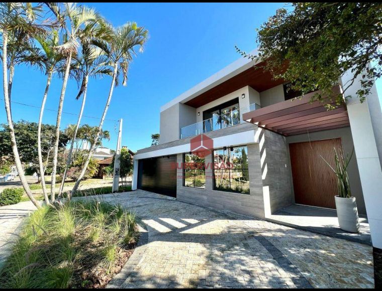 Casa no Bairro Jurerê Internacional em Florianópolis com 5 Dormitórios (5 suítes) e 500 m² - CA0913