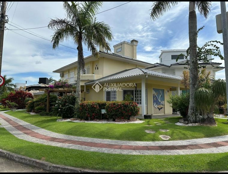 Casa no Bairro Jurerê Internacional em Florianópolis com 5 Dormitórios (1 suíte) - 466270