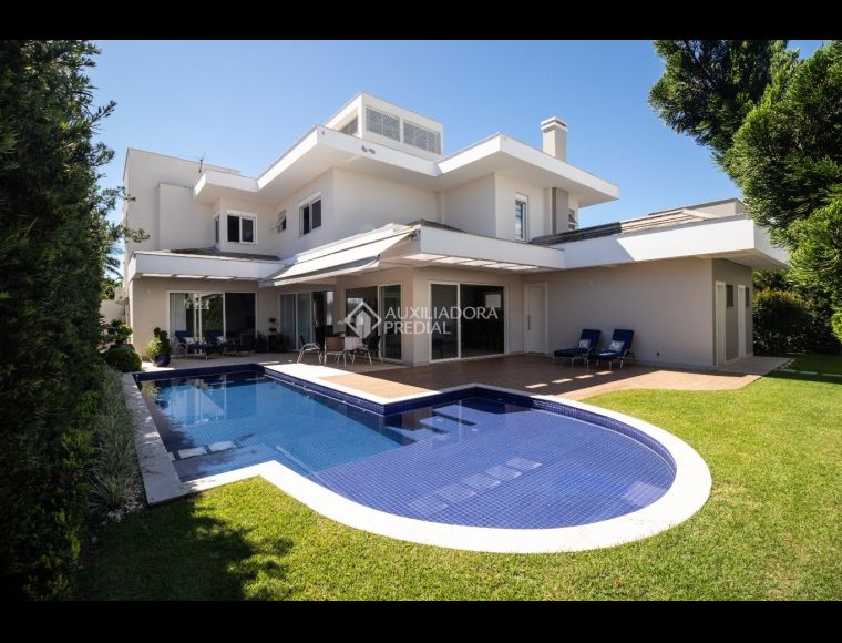 Casa no Bairro Jurerê Internacional em Florianópolis com 4 Dormitórios (4 suítes) - 462855