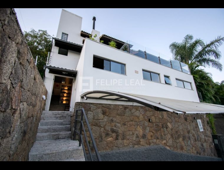 Casa no Bairro Lagoa da Conceição em Florianópolis com 3 Dormitórios (3 suítes) e 221 m² - 19402