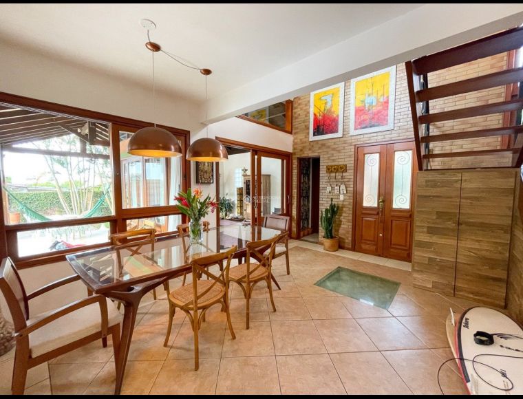 Casa no Bairro Lagoa da Conceição em Florianópolis com 3 Dormitórios (1 suíte) - 429409