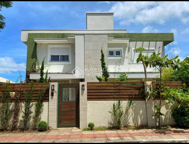 Casa no Bairro Lagoa da Conceição em Florianópolis com 4 Dormitórios - 446559