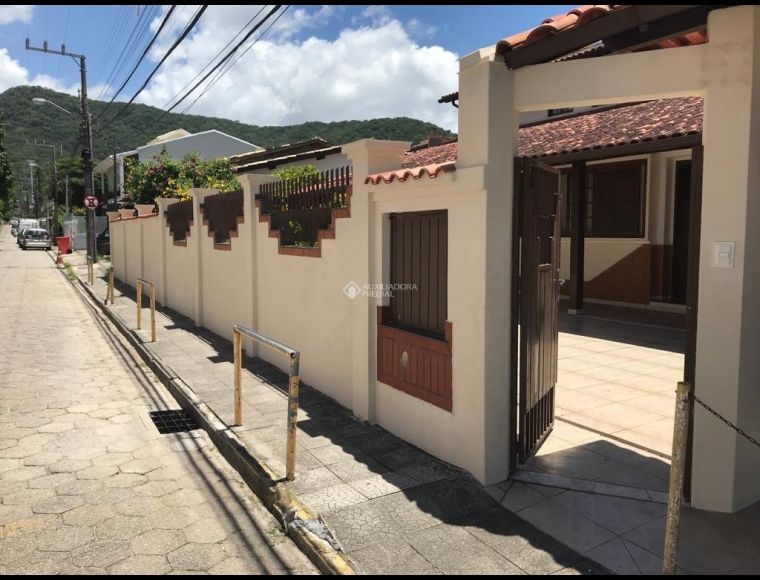 Casa no Bairro Lagoa da Conceição em Florianópolis com 5 Dormitórios (2 suítes) - 444096