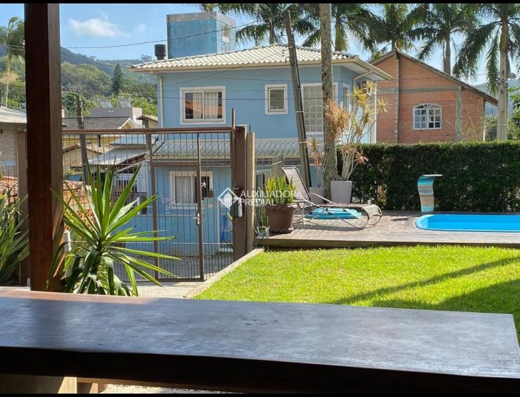 Casa no Bairro Lagoa da Conceição em Florianópolis com 3 Dormitórios (1 suíte) - 411941