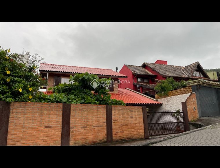 Casa no Bairro Lagoa da Conceição em Florianópolis com 3 Dormitórios - 460619