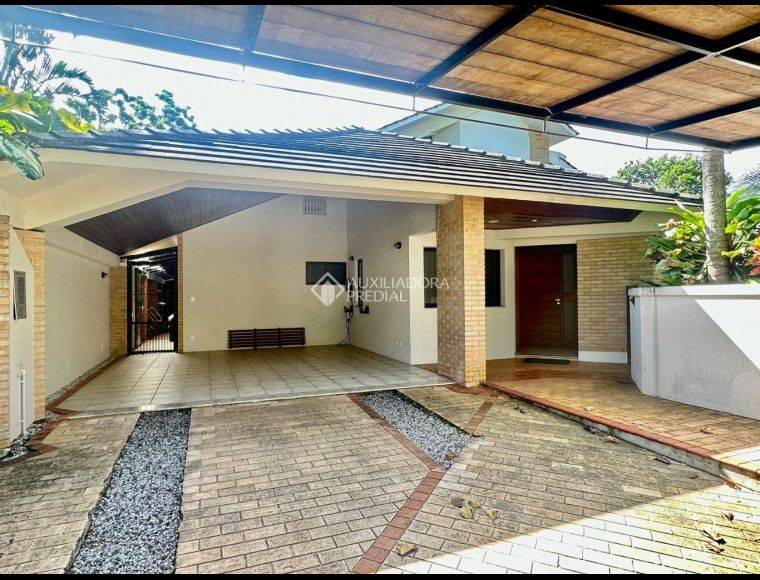 Casa no Bairro Lagoa da Conceição em Florianópolis com 5 Dormitórios (2 suítes) - 465702