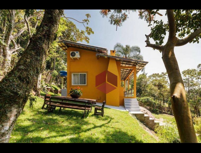 Casa no Bairro Morro das Pedras em Florianópolis com 2 Dormitórios e 90 m² - CA0521