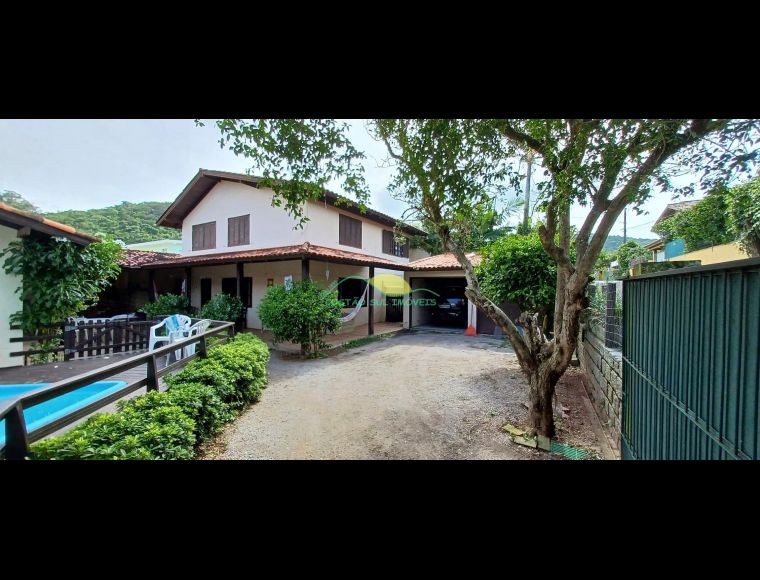 Casa no Bairro Morro das Pedras em Florianópolis com 3 Dormitórios (1 suíte) e 280 m² - CA0134_COSTAO