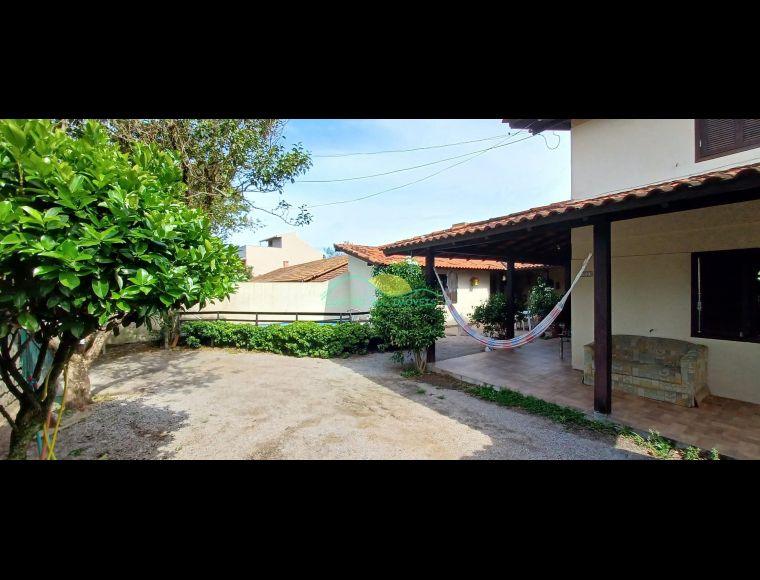 Casa no Bairro Morro das Pedras em Florianópolis com 3 Dormitórios (1 suíte) e 280 m² - CA0134_COSTAO