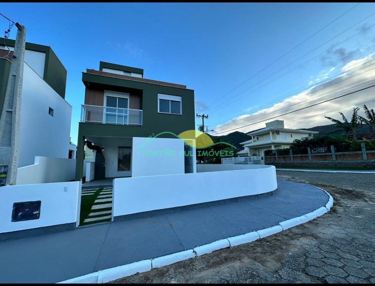 Casa no Bairro Pântano do Sul em Florianópolis com 3 Dormitórios (1 suíte) e 133.35 m² - CA0095_COSTAO