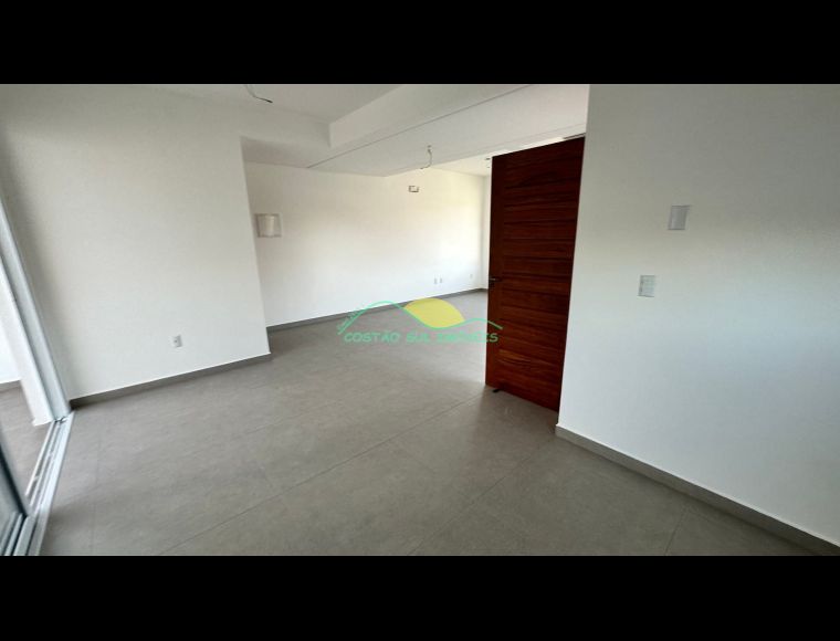 Casa no Bairro Pântano do Sul em Florianópolis com 3 Dormitórios (1 suíte) e 131.84 m² - CA0094_COSTAO