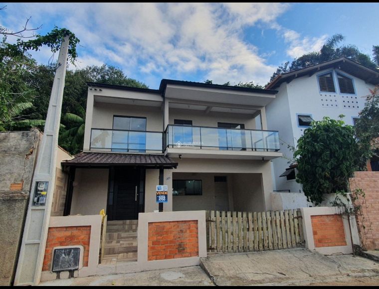 Casa no Bairro Pântano do Sul em Florianópolis com 4 Dormitórios (1 suíte) e 960.42 m² - 428629