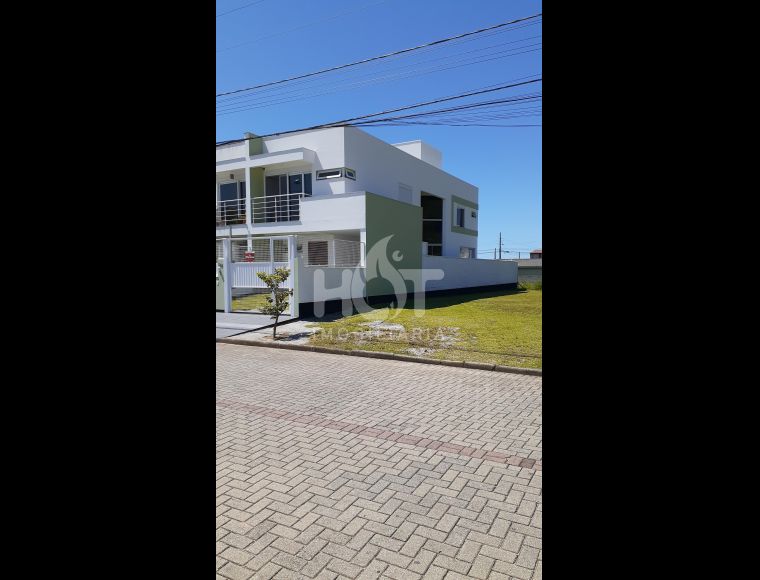 Casa no Bairro Ribeirão da Ilha em Florianópolis com 3 Dormitórios (3 suítes) e 153 m² - 426188