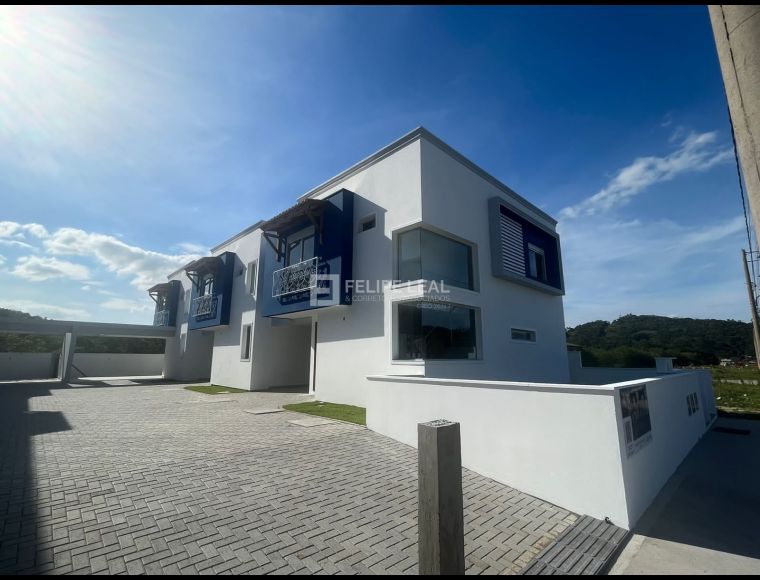 Casa no Bairro Ribeirão da Ilha em Florianópolis com 3 Dormitórios (1 suíte) e 133 m² - 20740
