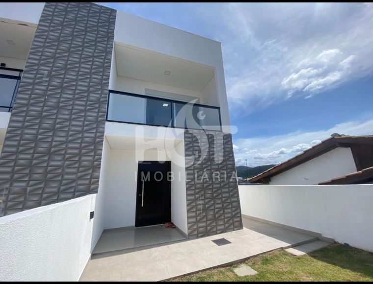 Casa no Bairro Rio Tavares em Florianópolis com 3 Dormitórios (1 suíte) e 174.2 m² - 428435