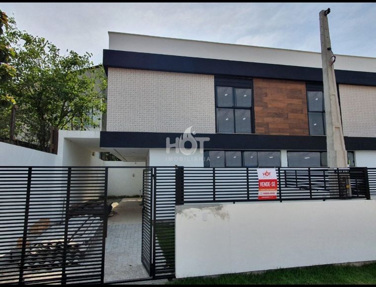 Casa no Bairro Rio Tavares em Florianópolis com 1 Dormitórios (3 suítes) e 120.99 m² - 425338