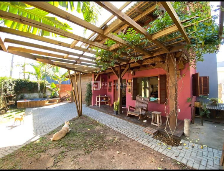 Casa no Bairro Rio Tavares em Florianópolis com 2 Dormitórios (1 suíte) e 170 m² - 21227