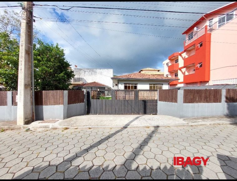 Casa no Bairro Rio Tavares em Florianópolis com 3 Dormitórios e 133.86 m² - 123103