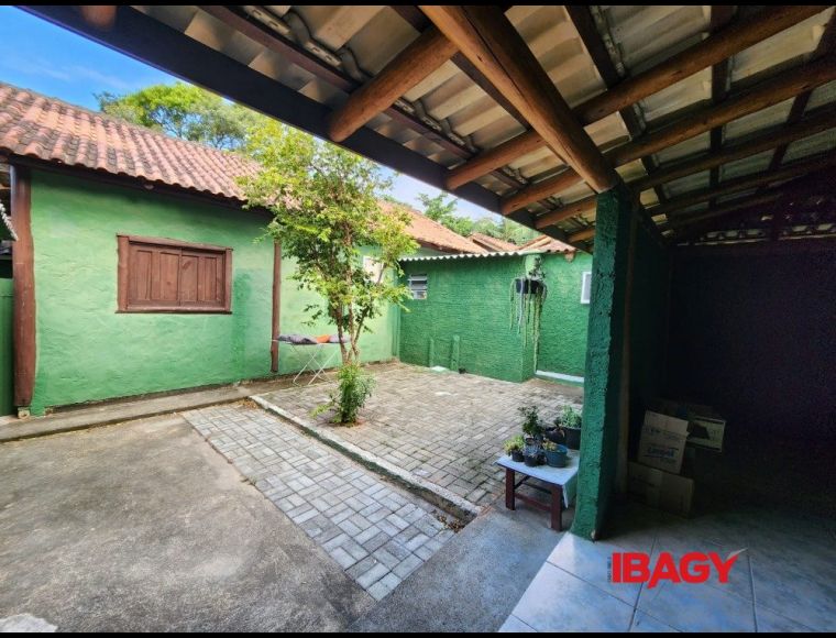 Casa no Bairro Rio Tavares em Florianópolis com 2 Dormitórios e 21.7 m² - 123320