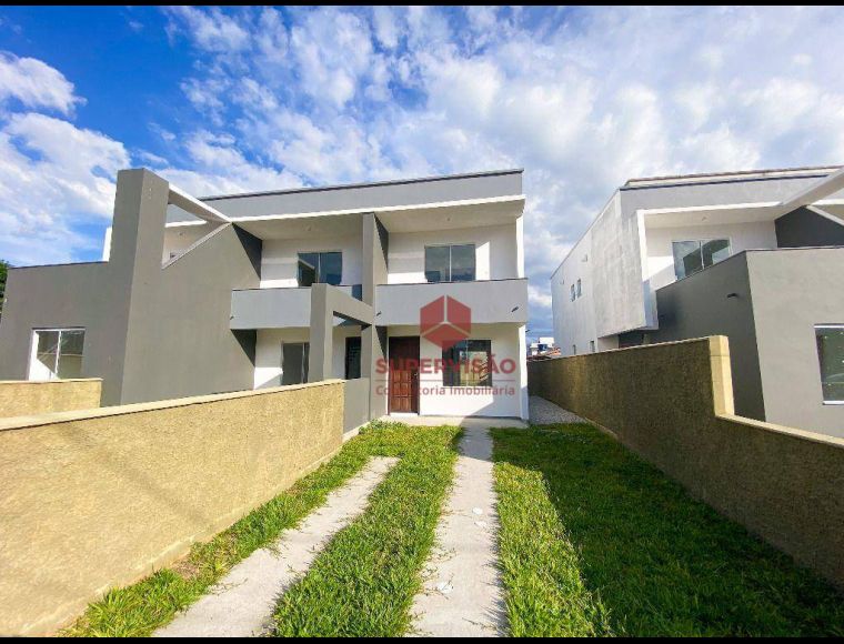 Casa no Bairro Rio Vermelho em Florianópolis com 2 Dormitórios (2 suítes) e 92 m² - CA0855