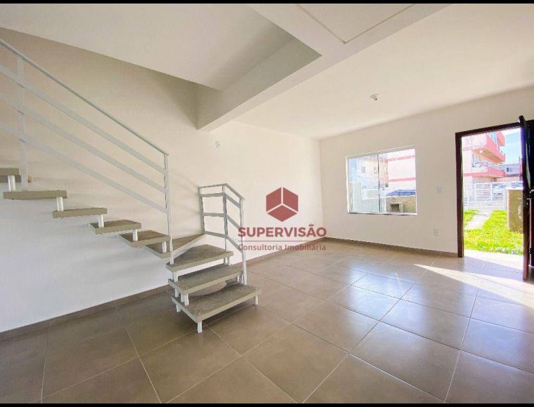 Casa no Bairro Rio Vermelho em Florianópolis com 2 Dormitórios (2 suítes) e 92 m² - CA0855