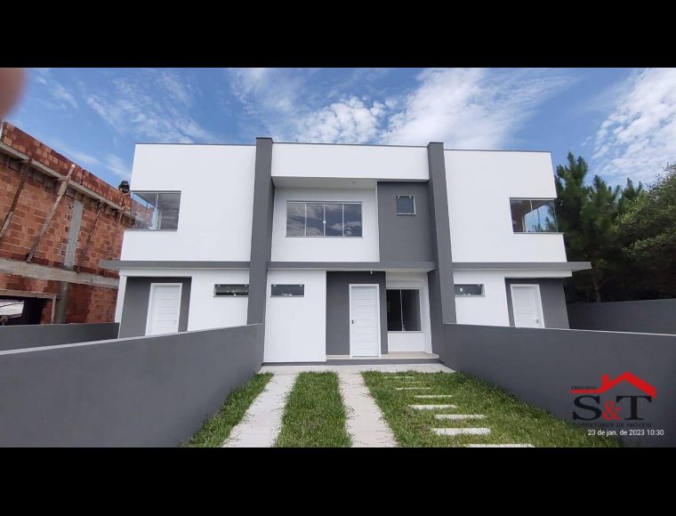 Casa no Bairro Rio Vermelho em Florianópolis com 2 Dormitórios (2 suítes) e 118 m² - SO0266
