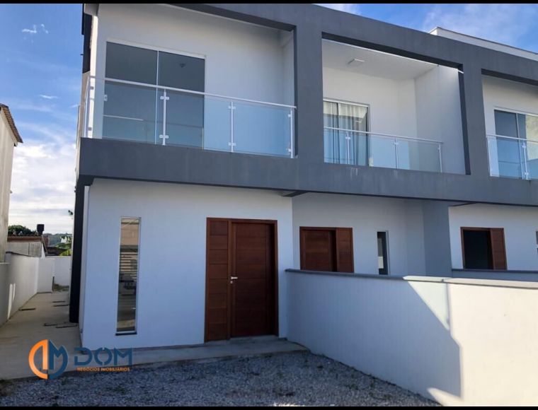 Casa no Bairro Rio Vermelho em Florianópolis com 3 Dormitórios (1 suíte) e 125 m² - 715