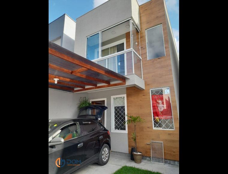 Casa no Bairro Rio Vermelho em Florianópolis com 2 Dormitórios (2 suítes) e 80 m² - 577